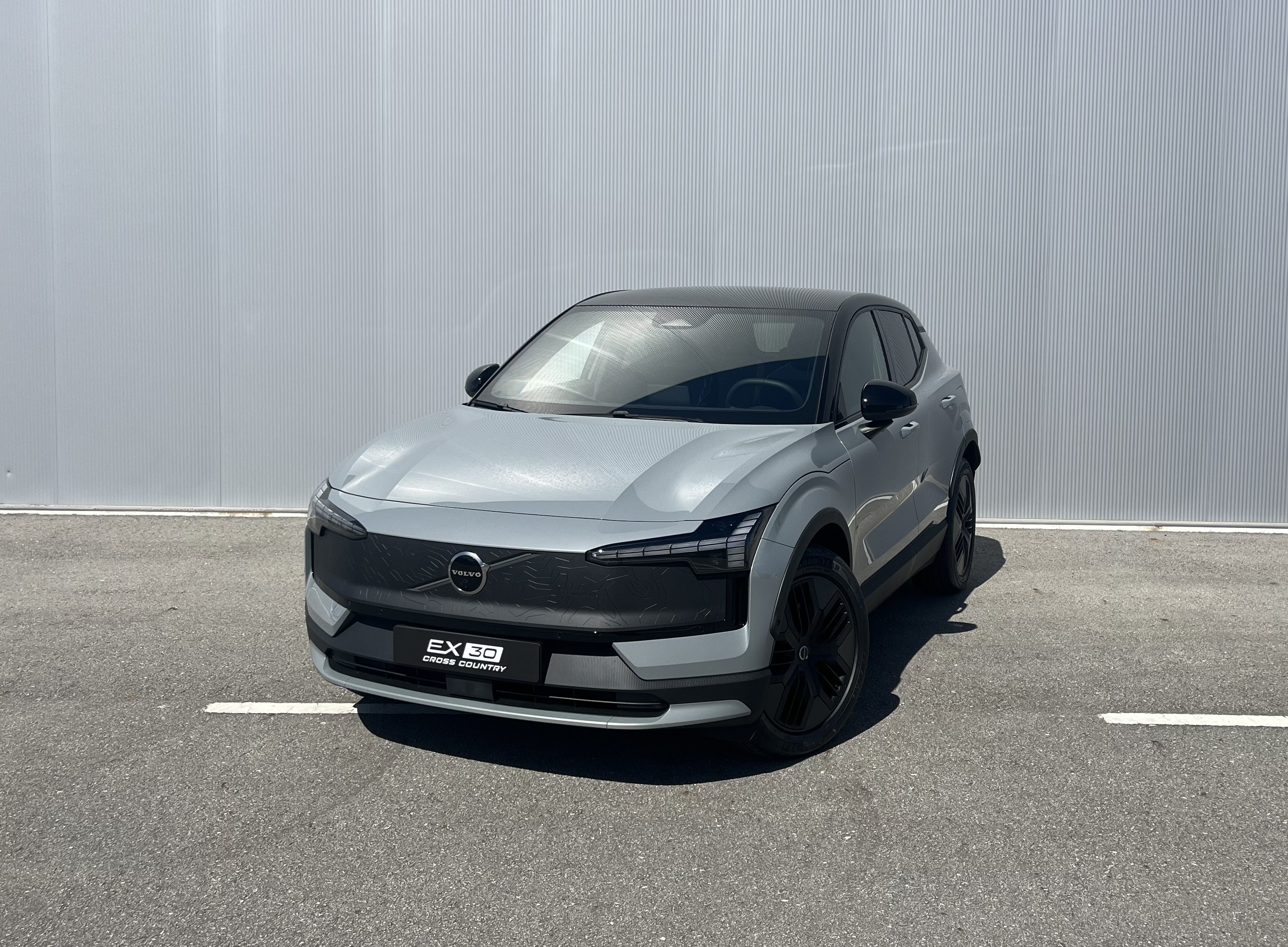 Volvo EX30 Cross Country Ultra, Twin Motor Performance