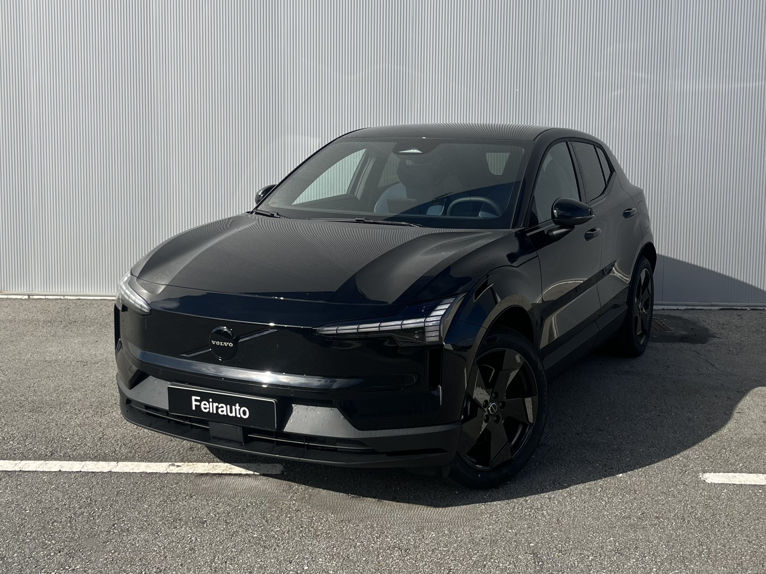 Volvo EX30 Black Edition Plus, Single Motor Extended Range, Elétrico