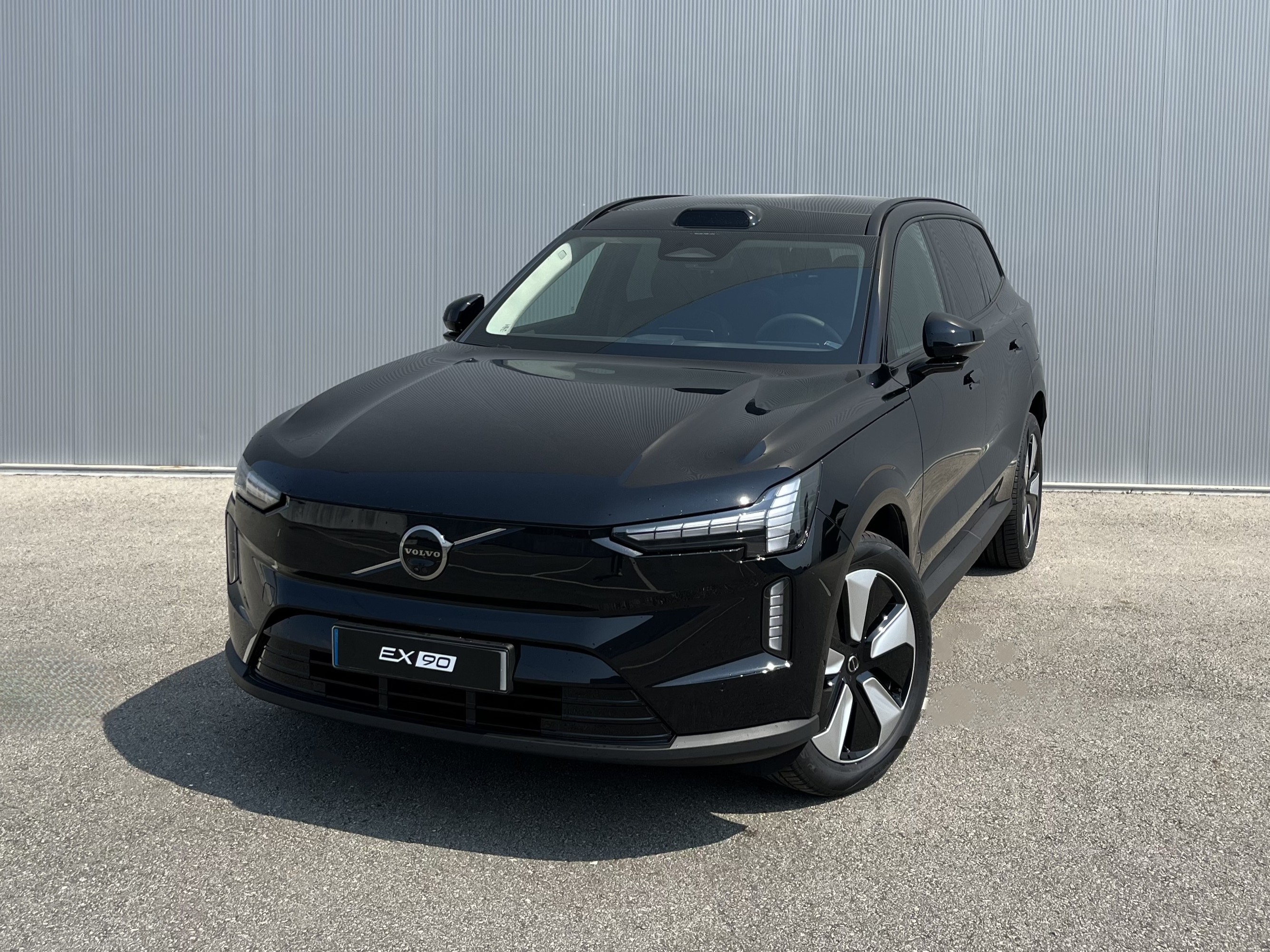 Volvo XC60 Black Edition Plus, T6 AWD Híbrido Plug-in, Elétrico/Gasolina
